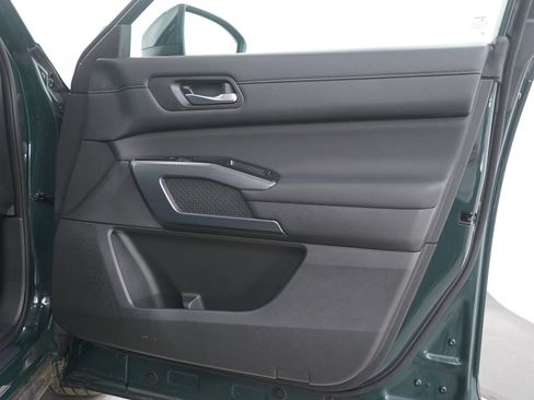 Used 2023 Nissan Pathfinder SL image 9