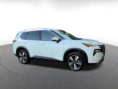 Used 2026 Nissan Rogue SL AWD/4WD image 2