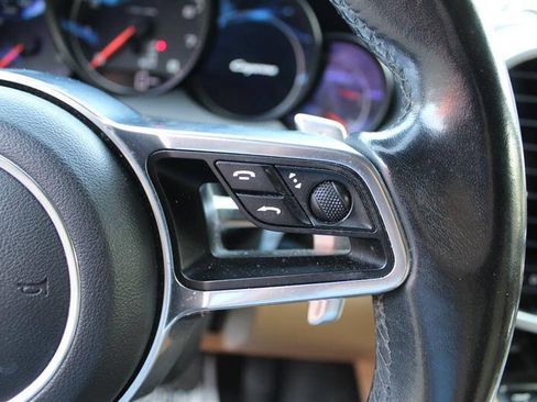 Used 2016 Porsche Cayenne w/ Premium Package AWD/4WD image 16