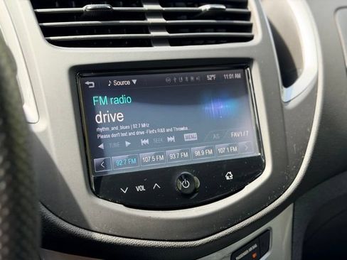 Used 2016 Chevrolet Trax LT FWD image 10