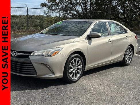 Used 2015 Toyota Camry XLE image 7