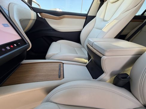 Used 2019 Tesla Model X Long Range AWD/4WD image 15