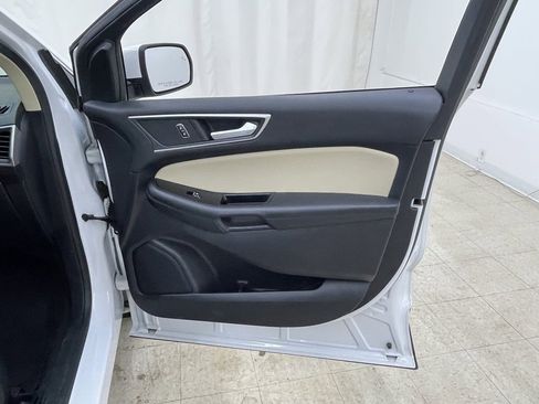 Used 2020 Ford Edge SEL image 9