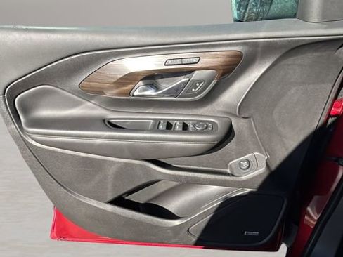 Used 2018 GMC Terrain Denali w/ Advanced Safety Package image 17