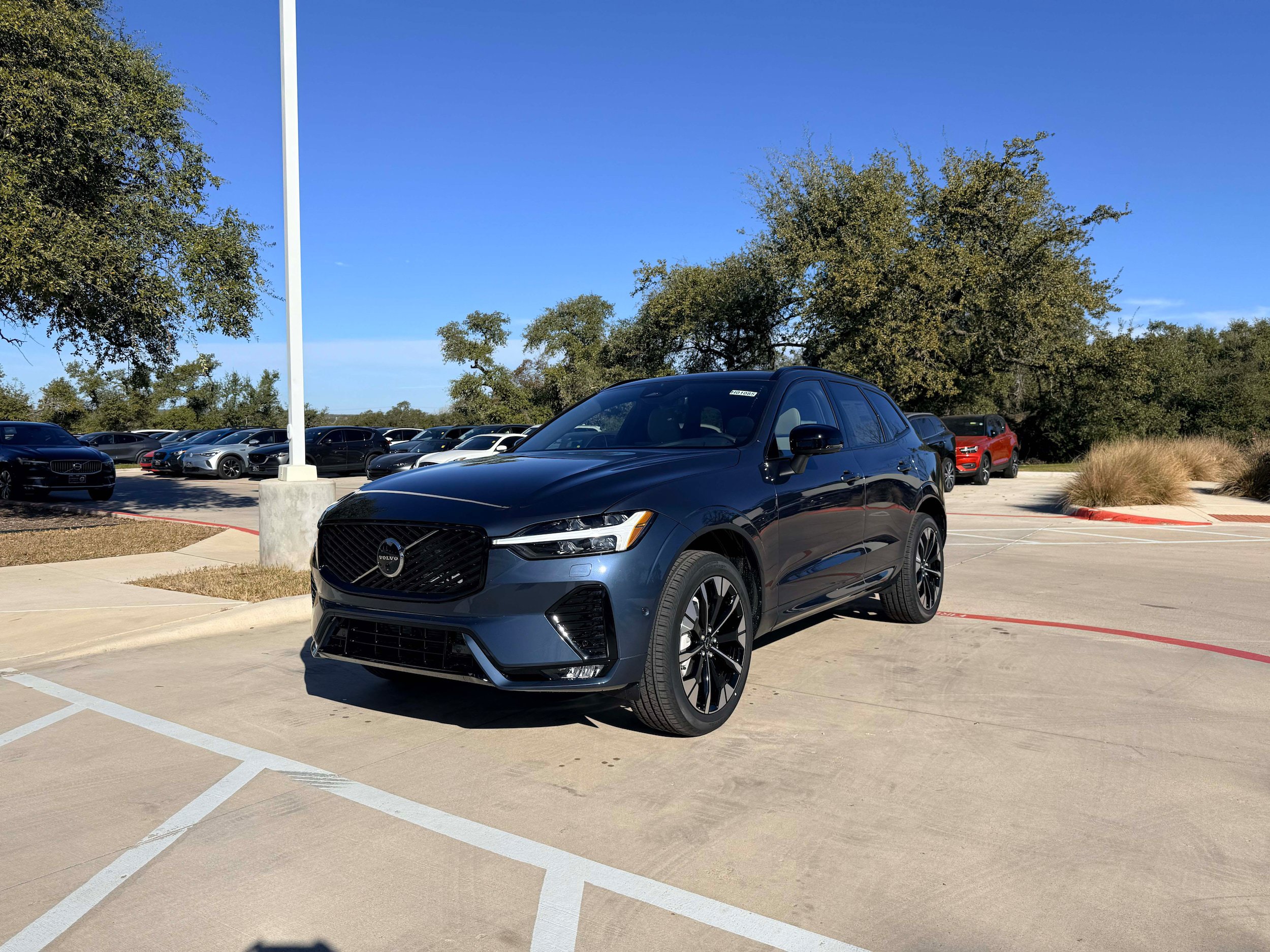 Used 2026 Volvo XC60 B5 Plus w/ Protection Package Premier AWD/4WD image 2