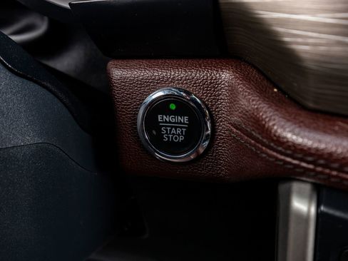 Used 2022 Ford Expedition Max Limited image 19