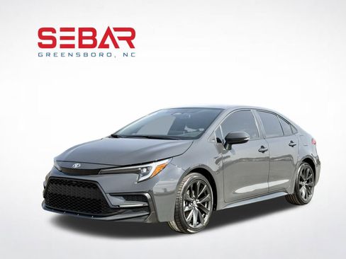 Used 2024 Toyota Corolla SE FWD image 2