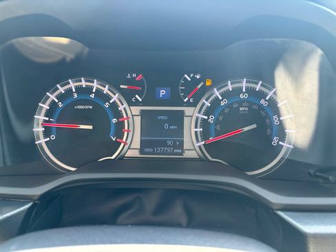 Used 2016 Toyota 4Runner Limited AWD/4WD image 30