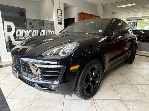 Used 2018 Porsche Macan AWD/4WD image 3