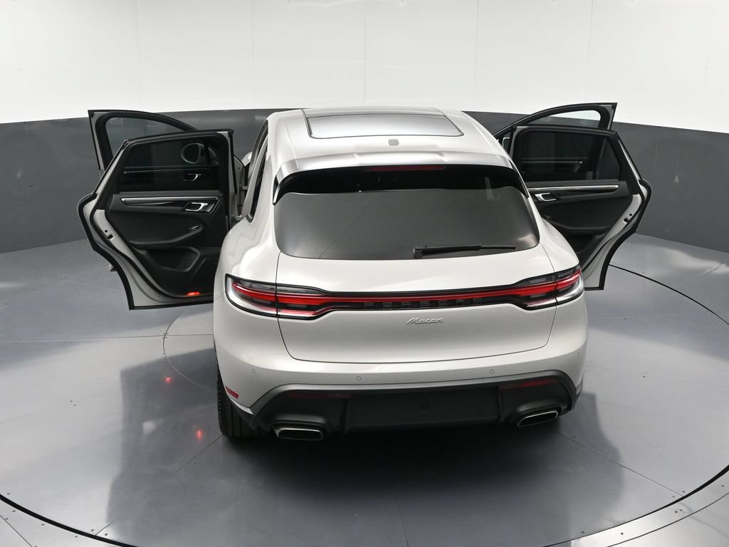 Certified 2026 Porsche Macan AWD/4WD image 35