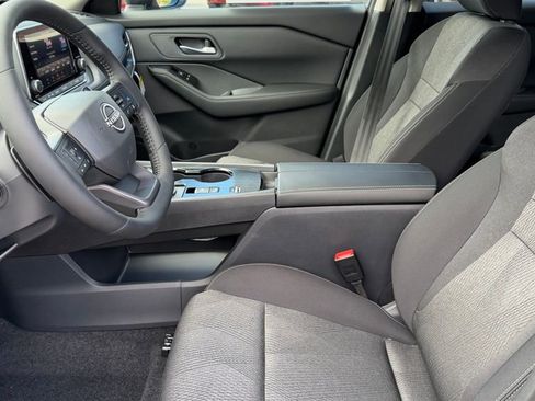 New 2026 Nissan Rogue SV image 10