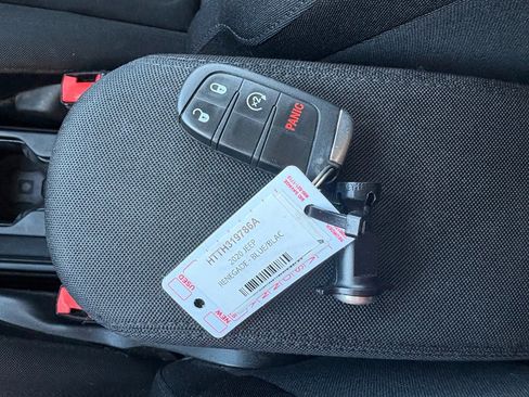 Used 2020 Jeep Renegade Latitude image 29