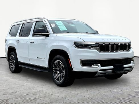 Used 2023 Jeep Wagoneer Series II w/ Flexible Seating Group AWD/4WD image 3