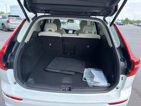 Certified 2024 Volvo XC60 B5 Core w/ Climate Package AWD/4WD image 4