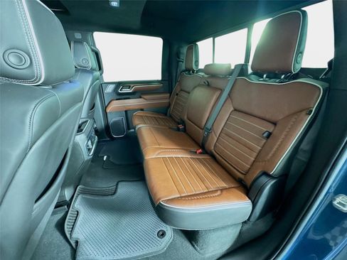 Certified 2025 GMC Sierra 3500 Denali Ultimate AWD/4WD image 24