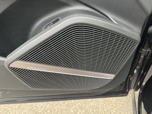 Certified 2025 Audi Q5 2.0T Premium w/ Convenience Plus Package image 28