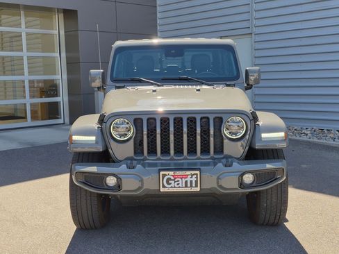 Used 2022 Jeep Gladiator Overland AWD/4WD image 9