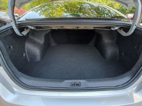 Used 2024 Nissan Altima 2.5 S FWD image 32