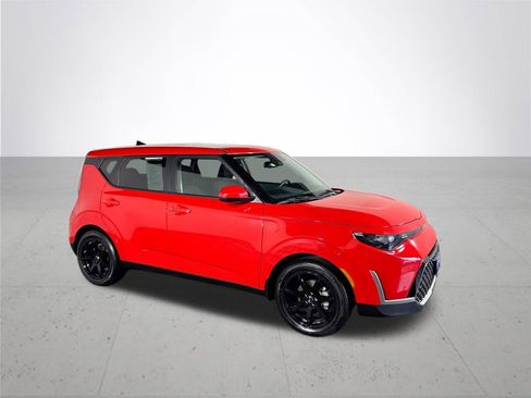 Used 2025 Kia Soul EX image 4