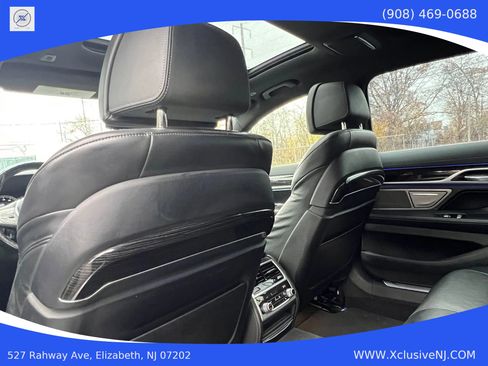 Used 2019 BMW 750i xDrive w/ M Sport Package image 27