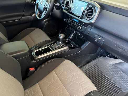 Used 2023 Toyota Tacoma TRD Sport image 15