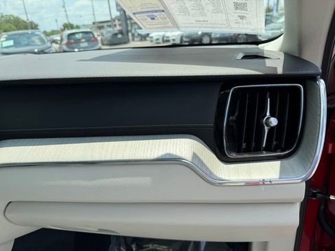 Used 2024 Volvo XC60 B5 Ultimate image 49