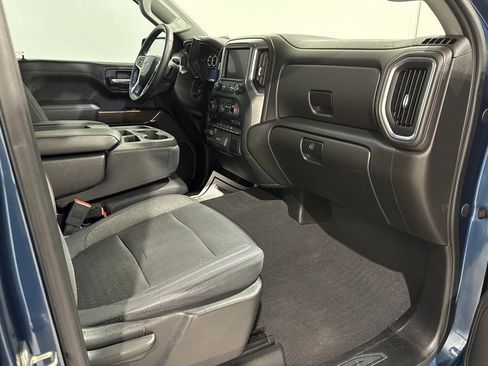 Used 2019 Chevrolet Silverado 1500 RST image 24