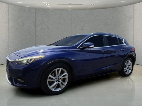 Used 2017 INFINITI QX30 Premium w/ Technology Package FWD image 1