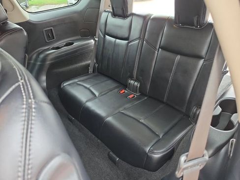 Used 2019 Nissan Pathfinder SL AWD/4WD image 24