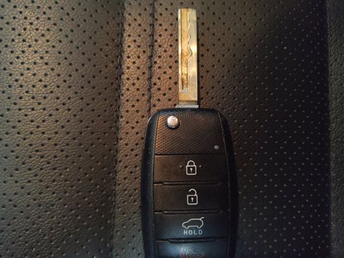 Used 2016 Kia Sorento EX FWD image 32
