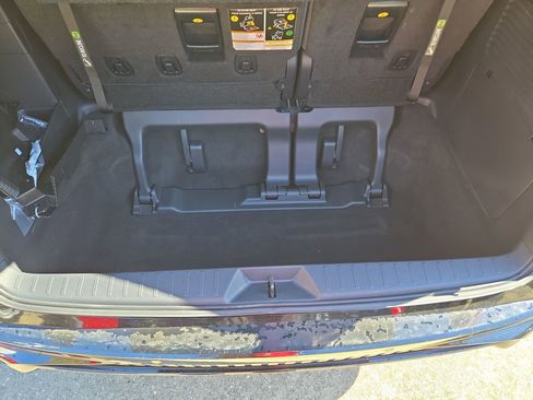 Used 2025 Toyota Sienna XSE image 31