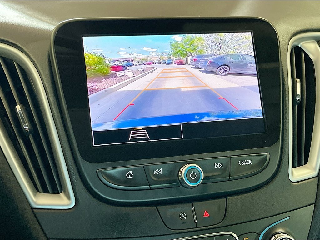 Used 2025 Chevrolet Malibu LT FWD image 13