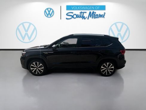 Used 2022 Volkswagen Taos SE FWD image 4