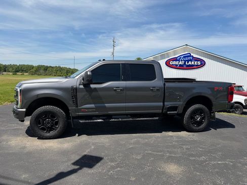 Used 2023 Ford F250 XLT w/ XLT Premium Package AWD/4WD image 9