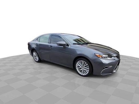 Used 2016 Lexus ES 350 w/ Luxury Package w/Wood Trim image 2