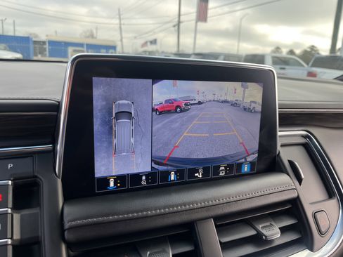 Used 2021 Chevrolet Tahoe Z71 w/ Z71 Off-Road Package image 25