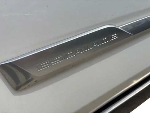 Used 2020 Cadillac Escalade Platinum AWD/4WD image 9