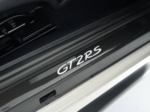 Used 2019 Porsche 911 GT2 RS image 45