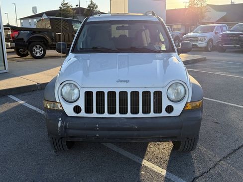 Used 2007 Jeep Liberty Sport image 8