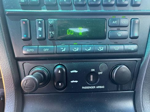 Used 2002 Ford Thunderbird RWD image 30