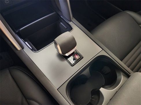 Used 2025 Land Rover Discovery Sport S image 19