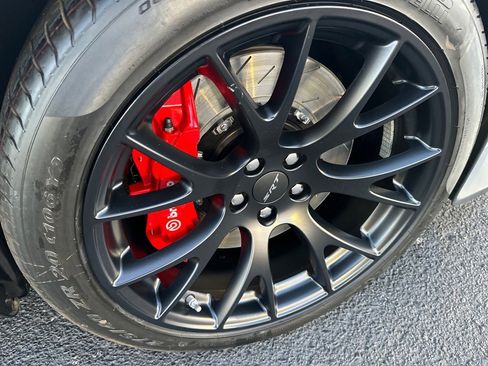 Used 2015 Dodge Challenger SRT Hellcat image 9