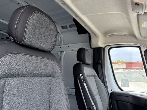 New 2026 RAM ProMaster 2500 w/ Quick Order Package 22G SLT image 15