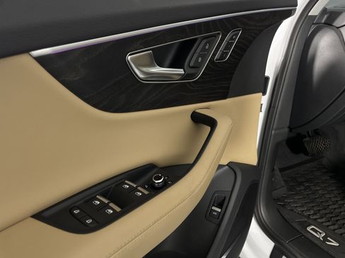 Used 2024 Audi Q7 3.0T Premium Plus image 14