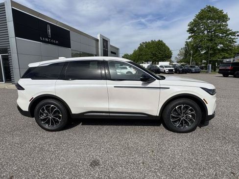 New 2026 Lincoln Nautilus Premier w/ Equipment Group 102A AWD/4WD image 26