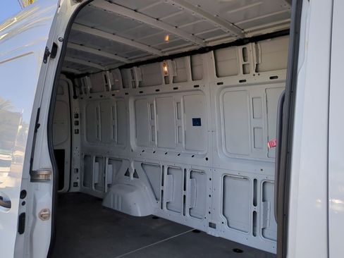 Used 2023 Mercedes-Benz Sprinter 2500 image 27
