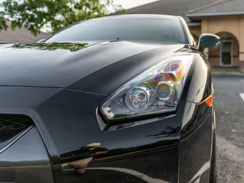 Used 2010 Nissan GT-R Premium AWD/4WD image 73