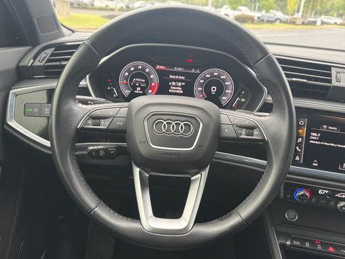 Used 2020 Audi Q3 2.0T Prestige w/ Prestige Package AWD/4WD image 17