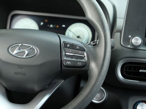 Used 2023 Hyundai Kona SE FWD image 22