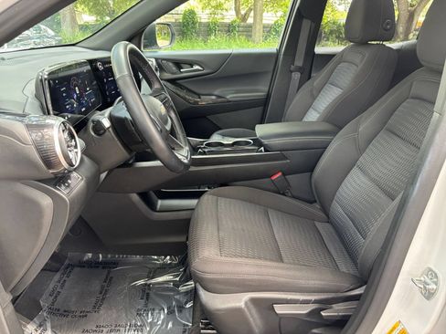 Used 2025 Chevrolet Equinox LT FWD image 25